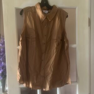 LuLaRoe Tan Sleeveless snap button Blouse